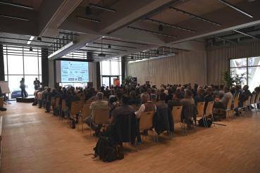 Preview: Größeres verbindendes Netzwerk: Dachverband Biomasseheizwerke West wird zu Alpenregion